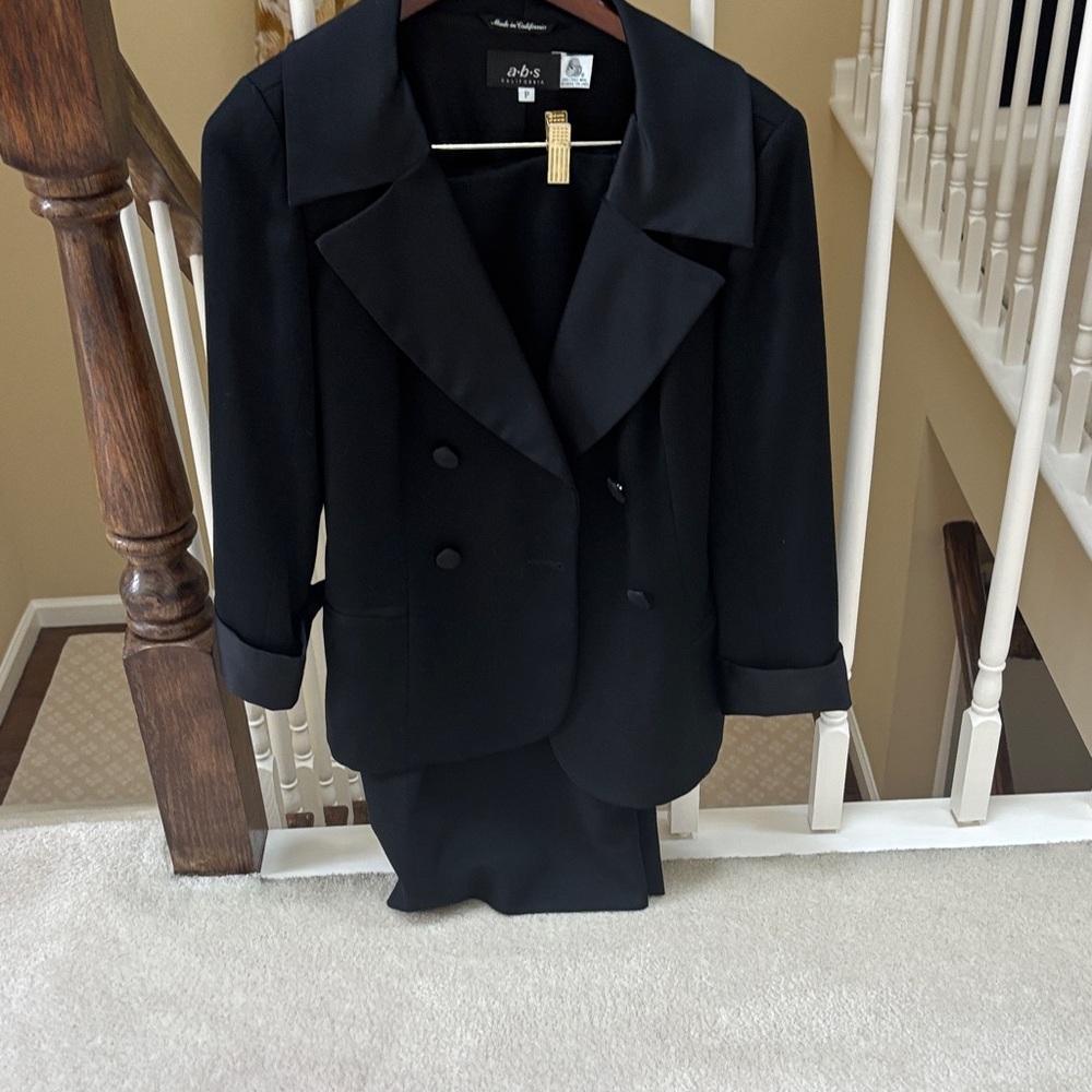 Le Suit Classic Black Women's Blazer